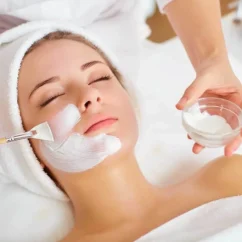 What-are-the-Benefits-of-a-Customized-Facial-1024x683
